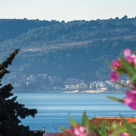 Gorgeous In Kastel Stari *